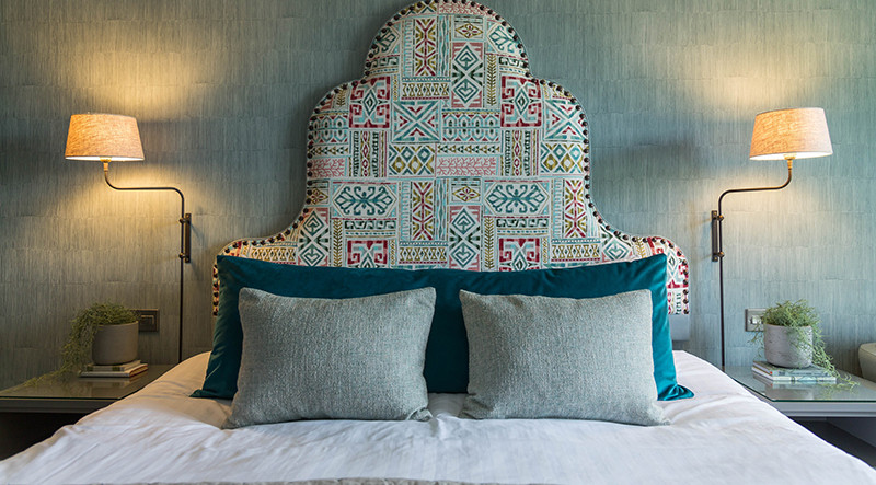 Signature room